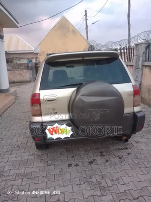 Photo - Toyota RAV4 2002 Beige