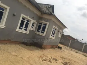 Photo - 3bdrm Bungalow in Ori Apata Odo Ona for rent