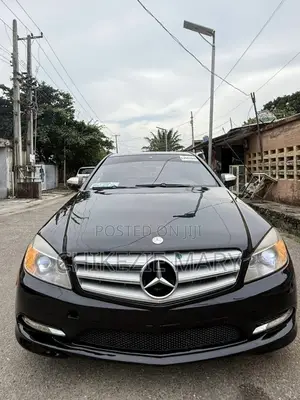 Photo - Mercedes-Benz C300 2009 Black