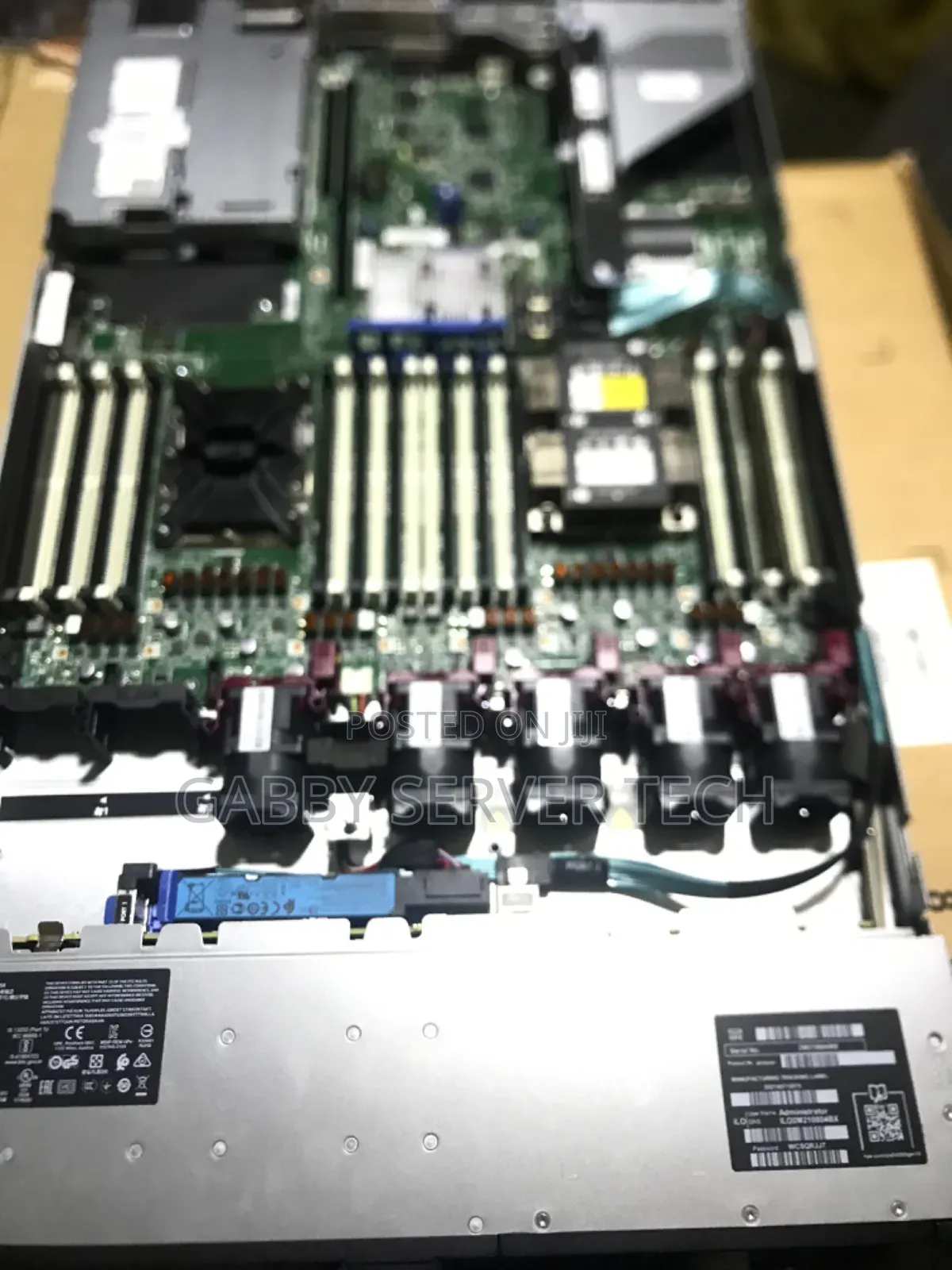 New Server HP ProLiant DL 360 G10 4208 32GB Intel Xeon HDD+SSD 1T