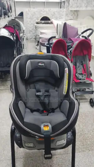 Us Used Chicco Nextfit Infant to Toddler Car Seat