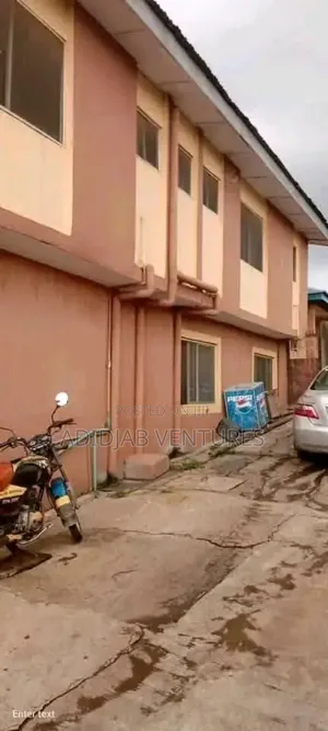 Photo - 8bdrm Block of Flats in Ibadan for sale