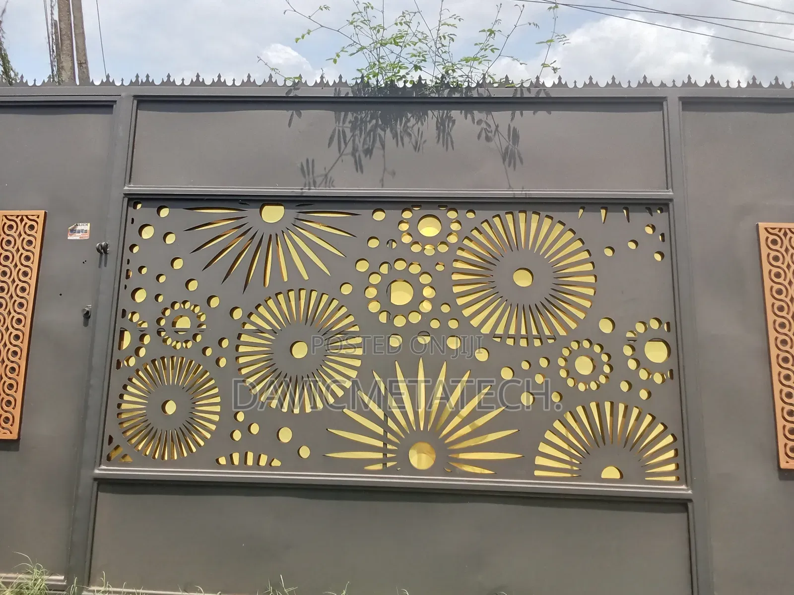 Sliding Gate