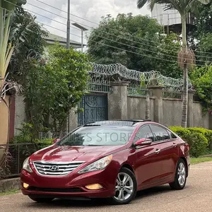 Photo - Hyundai Sonata 2012 Red