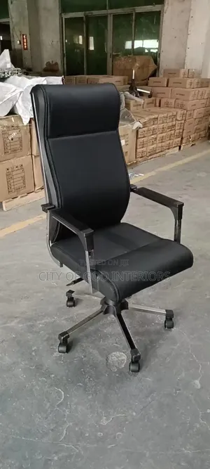 Comfort Imported Executive Swivel Chair