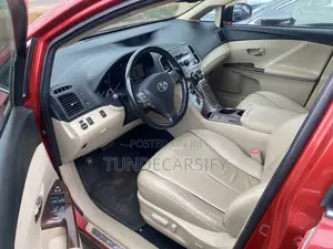 Toyota Venza AWD 2010 Red