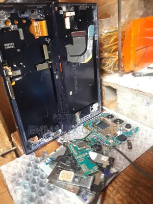 iPhone and Samsung Repair and Replace