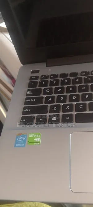 Photo - Laptop Asus A555LA 8GB Intel Core I5 HDD 750GB