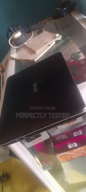 Laptop Asus A555LA 8GB Intel Core i5 HDD 750GB