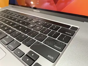 Laptop Apple MacBook Pro 2019 16GB Intel Core I7 SSD 512GB