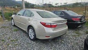 Lexus ES 350 FWD 2015 Gold