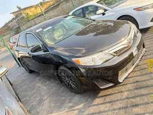 Toyota Camry LE 4dr Sedan w/Prod. End 11/13 (2.5L 4cyl 6A) 2014 Black