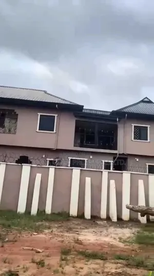 13bdrm Block of Flats in Benin City for sale