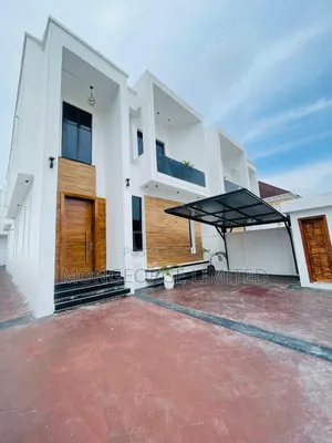 Furnished 5bdrm Duplex in Chevron for sale