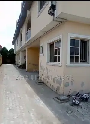4bdrm Duplex in Lakowe for sale