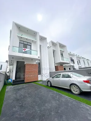 5bdrm Duplex in Chevron for sale