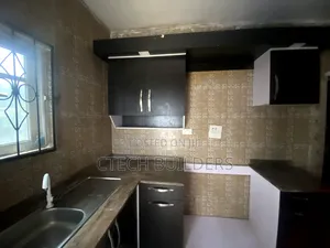 3bdrm Block of Flats in Benin City for rent