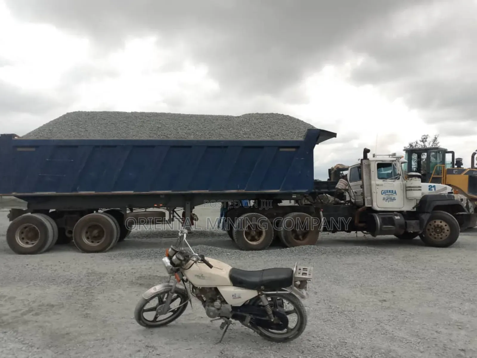 Iron Machine Black Chippings and Granite