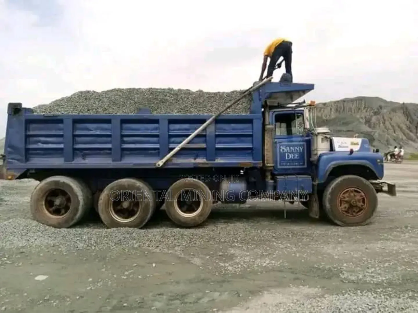 Iron Machine Black Chippings and Granite
