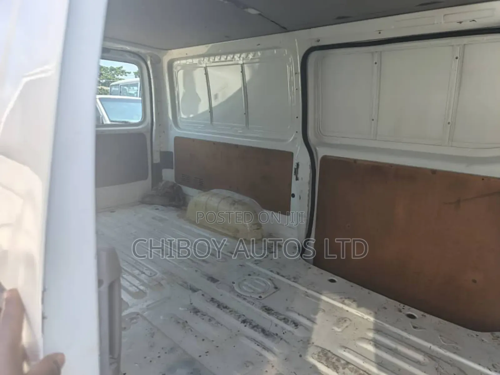 Toyota HiAce 2012 White