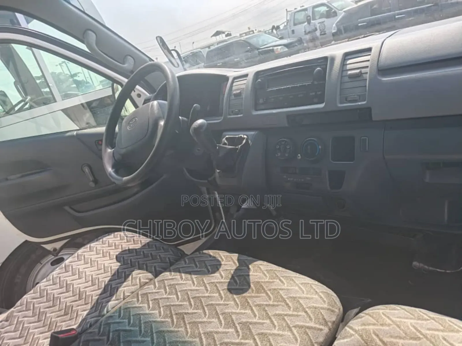 Toyota HiAce 2012 White