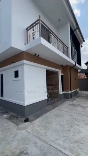 16bdrm Duplex in Benin City for sale