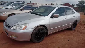 Photo - Honda Accord 2006 Silver