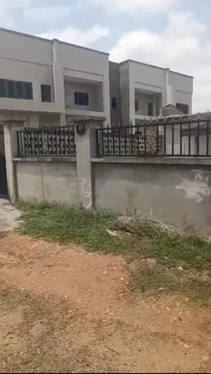 4bdrm Bungalow in Life Camp Close To for sale