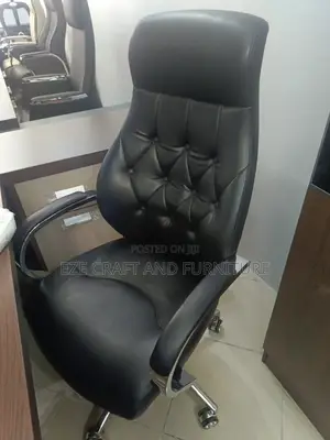 Dotted Backrest Cushion Executive Office Chair