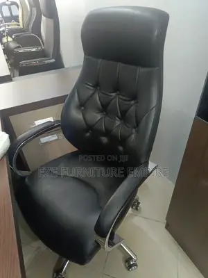 Dotted Backrest Cushion Executive Office Chair