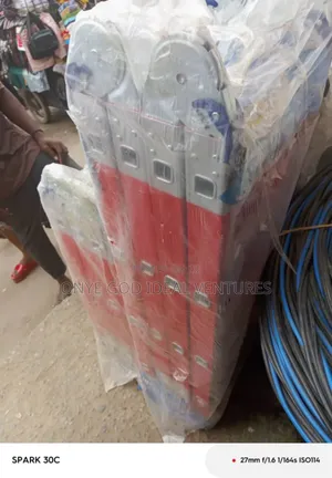 4x7 Fibreglass Multi Purpose Ladder: Conductive Ladder