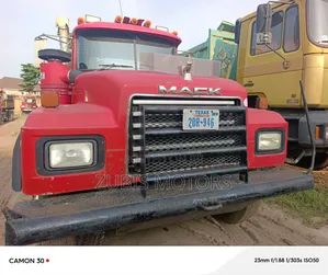 Mack Rd-Model 24 Valve Red Color 10 Tires