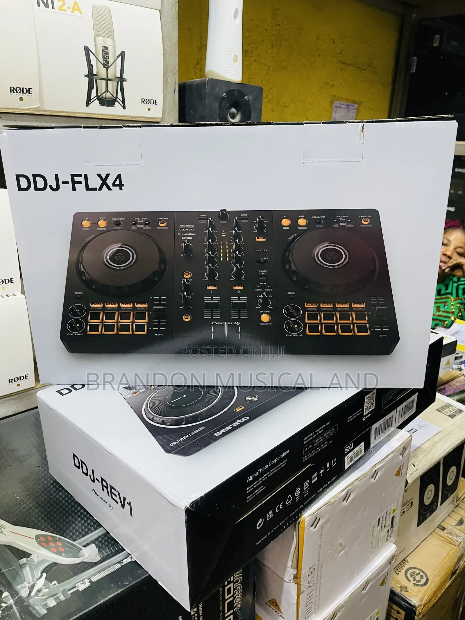 FLX 4 Dj Controller