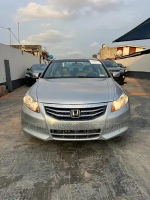 Photo - Honda Accord 2012 Silver