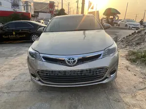 Toyota Avalon XLE Premium FWD Sedan (3.6L 6cyl 6A) 2016 Gray
