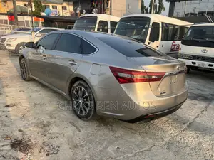 Toyota Avalon XLE Premium FWD Sedan (3.6L 6cyl 6A) 2016 Gray