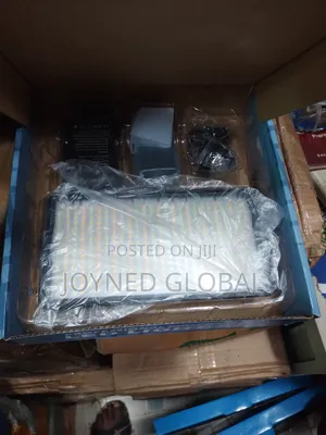 Led Light With Tripod Charger and Its Battery
