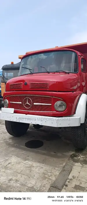 Clean Foreign Used Mercedes Benz 911 Tipper