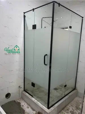 Shower Enclosures Installed With 10mm Toughened Glass
