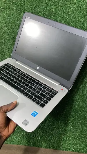Photo - Laptop HP EliteBook 840 G3 8GB Intel Core I5 SSD 256GB