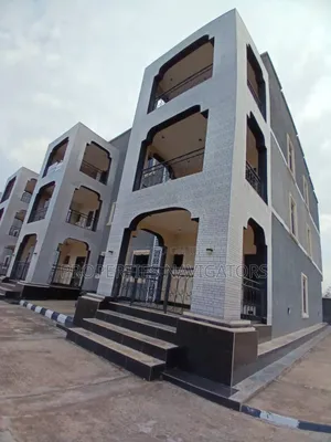 5bdrm Duplex in Durumi for sale