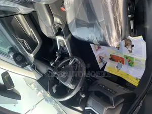 Toyota RAV4 XLE 2021 Gray