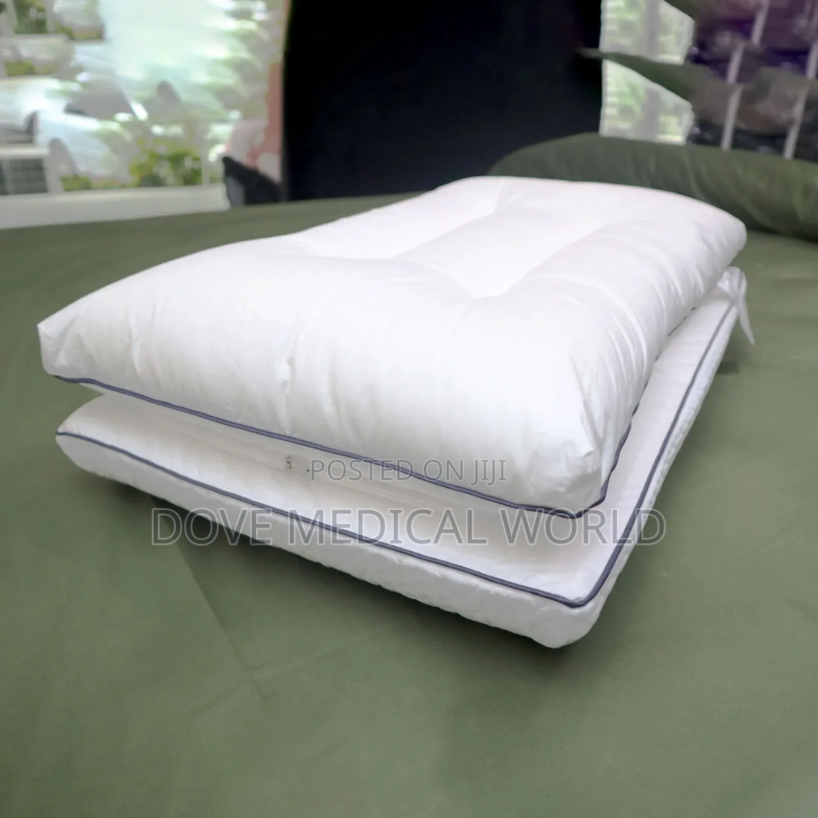 Dreamluxe Memory Pillow