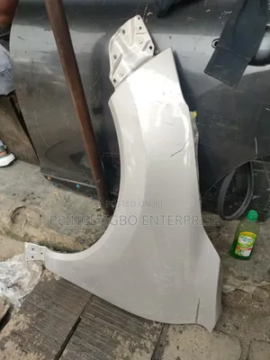 Photo - Toyota Fender Venza 2023 Model