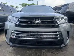 Toyota Highlander Limited 2019 Silver