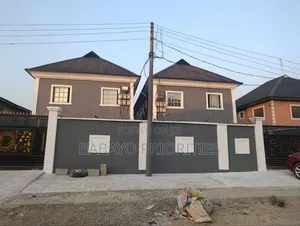 Photo - 20bdrm Block of Flats in Igando / Ikotun/Igando for sale