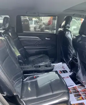Toyota Highlander Limited 2019 Silver