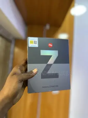 New Samsung Galaxy Z Fold 3 256 GB Black