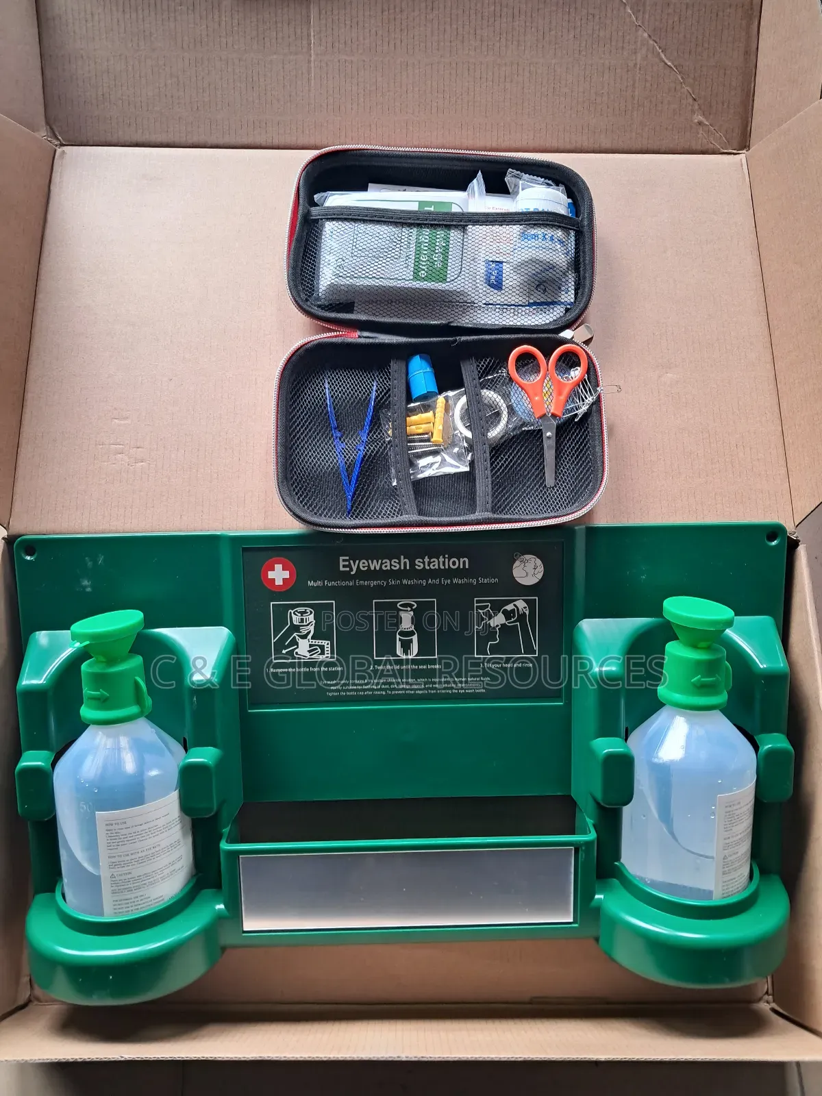 Mounted Eyewash Station (With First Aid Kit)