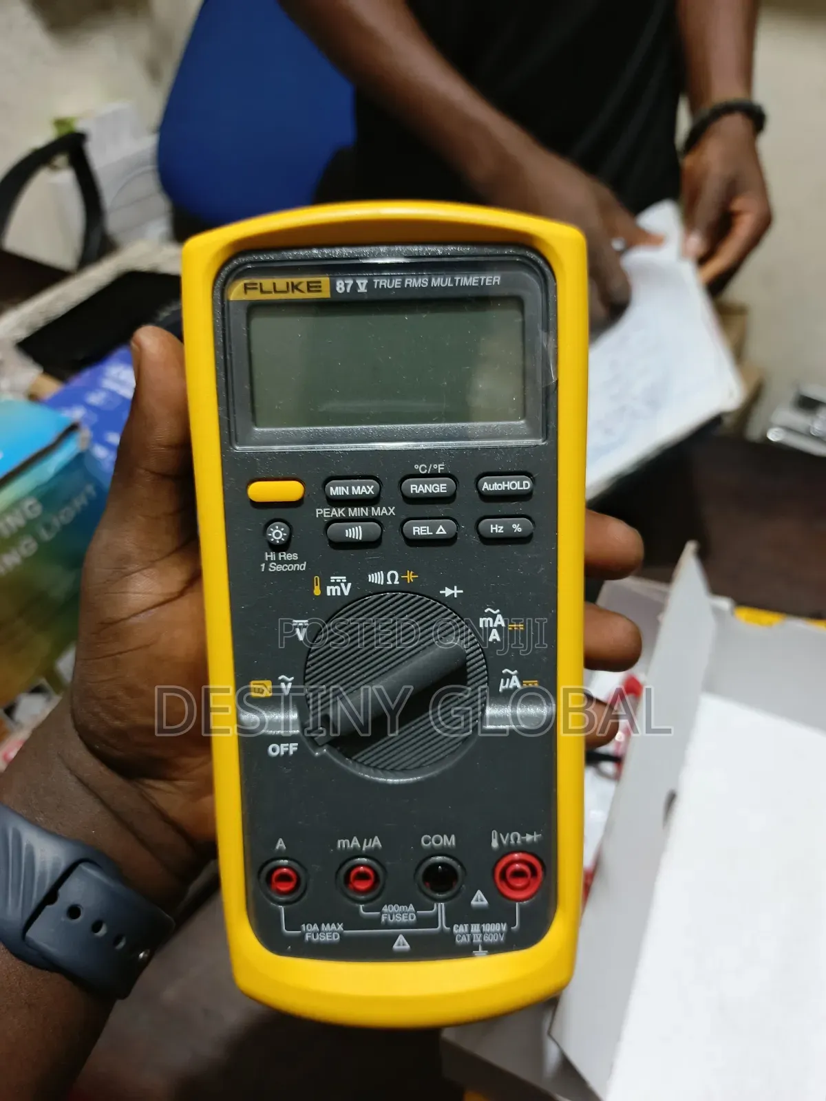Industrial True-RMS Multimeter With Temperature 87v